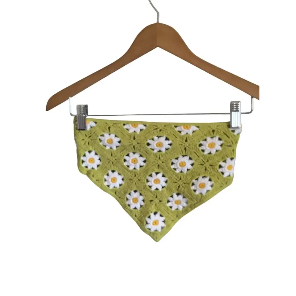 Handmade Crochet Daisy Triangle Scarf Kerchief Green Floral 16x9